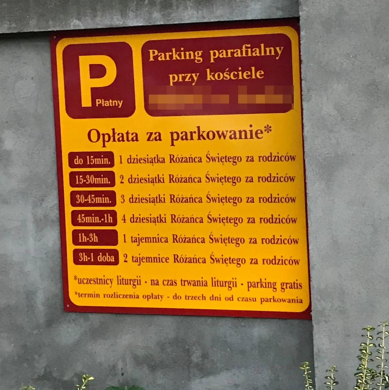 Opłata za parking: różaniec za rodziców