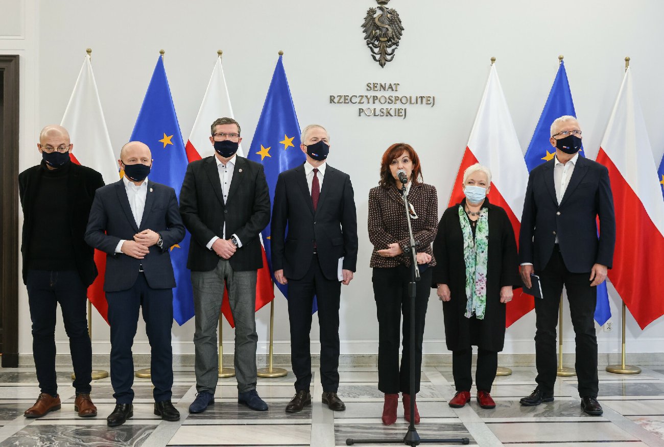 Senacka komisja ds. Pegasusa. Pierwsi świadkowie przyjadą zza granicy