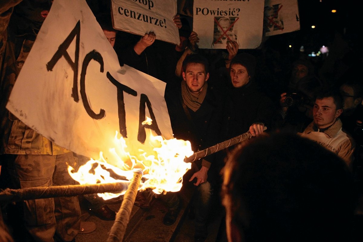 Protesty przeciwko ACTA przetoczyły się przez Polskę na początku roku.