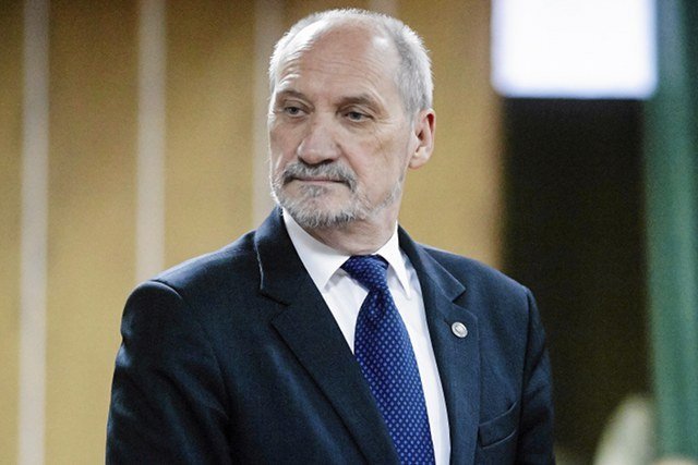 Antoni Macierewicz uważa, że Kamil Stoch jest "wspaniałym patriotą"