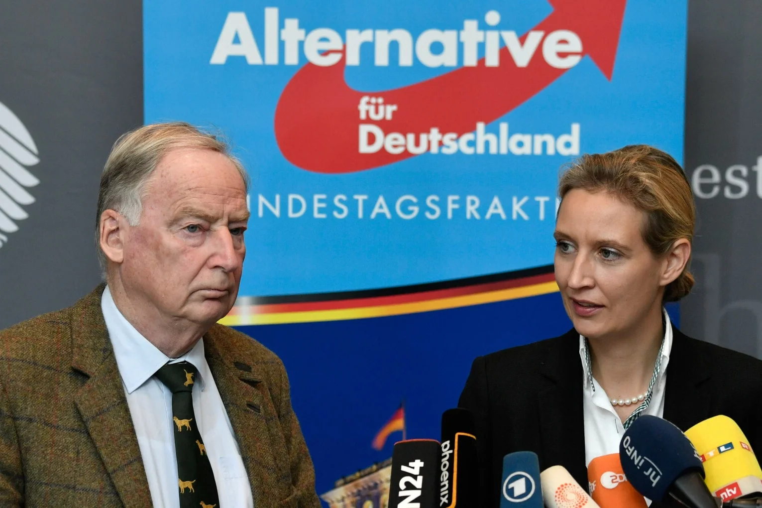 Były lider AfD wyrzucony z hotelu. Tak to uzasadniono