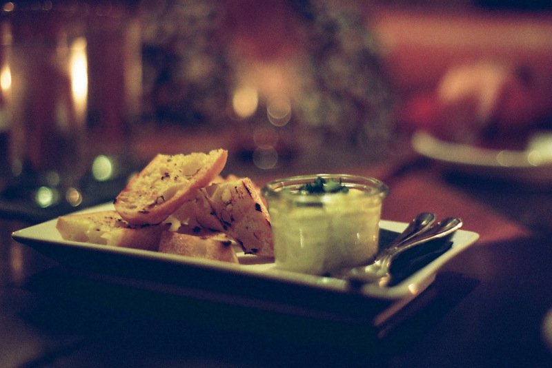 Nietypowe podanie potrawy może zwiększyć nasze doznania.