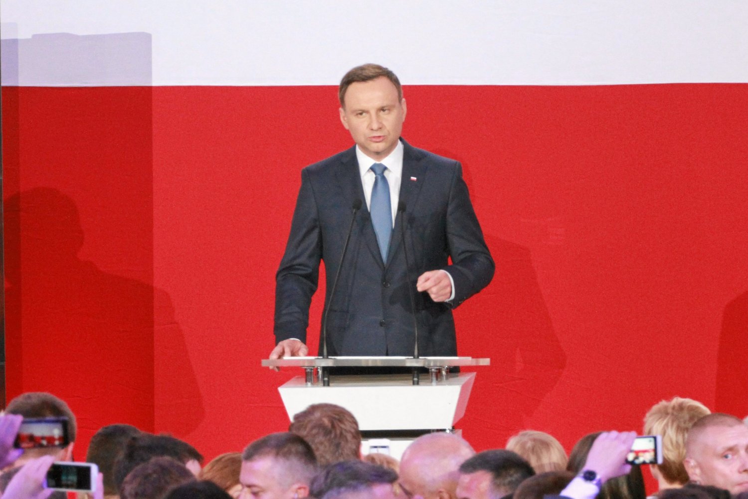 "The Economist" chwali Andrzeja Dudę za pracowitość i młodzieńczy konserwatyzm.