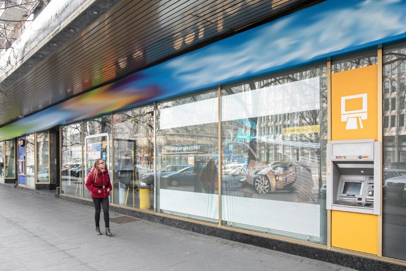 Wiceminister wieszczy mniejszym bankom upadek.