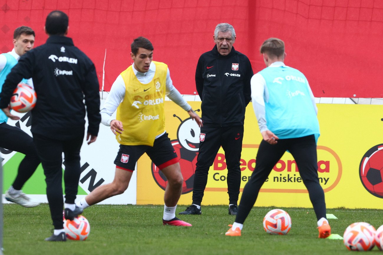 Fernando Santos w poniedziałek zaliczył pierwszy trening w roli trenera Biało-Czerwonych.