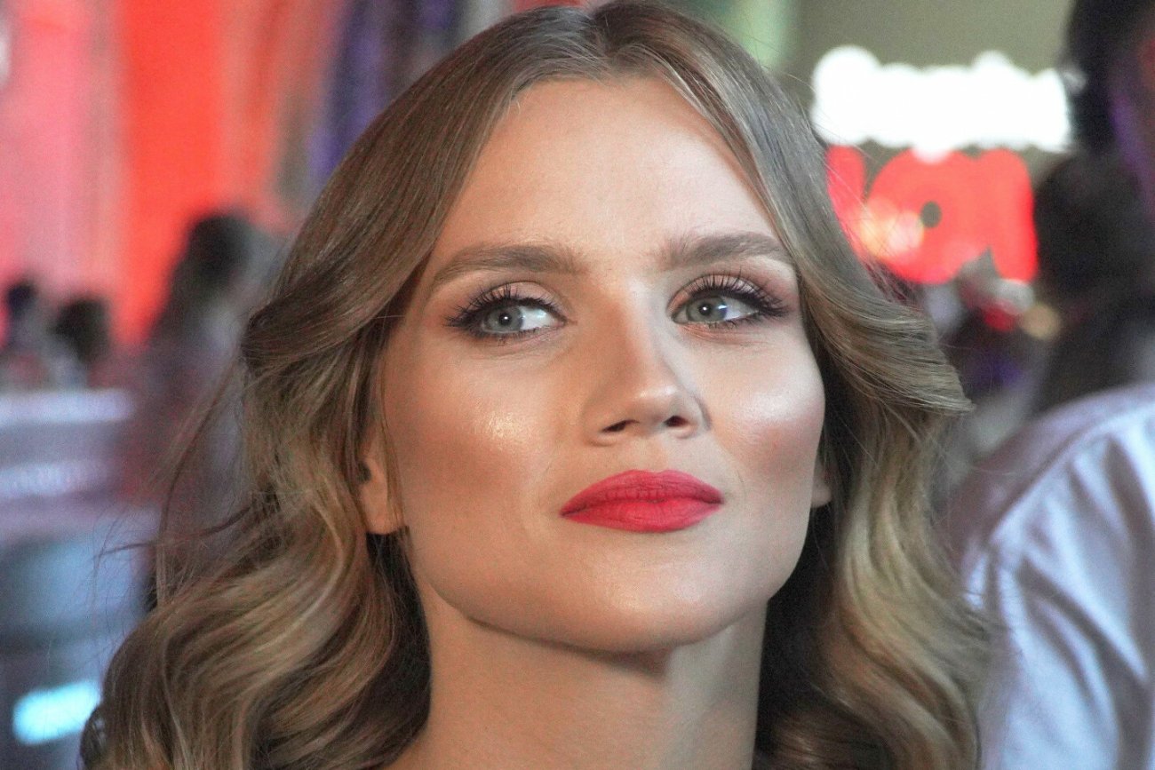 Agnieszka Kaczorowska oberwała za sesję na plaży. Odpowiedziała na hejt