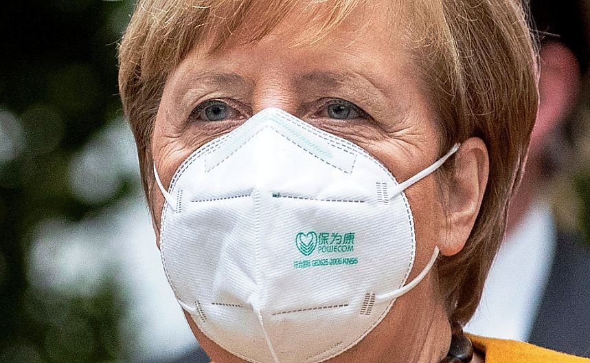 Po tym, jak u 35 pacjentów z Bawarii potwierdzono obecność nowego wariantu koronawirusa władze Niemiec nie wykluczają wprowadzenia dodatkowych ograniczeń, łącznie z kontrolami na granicach.