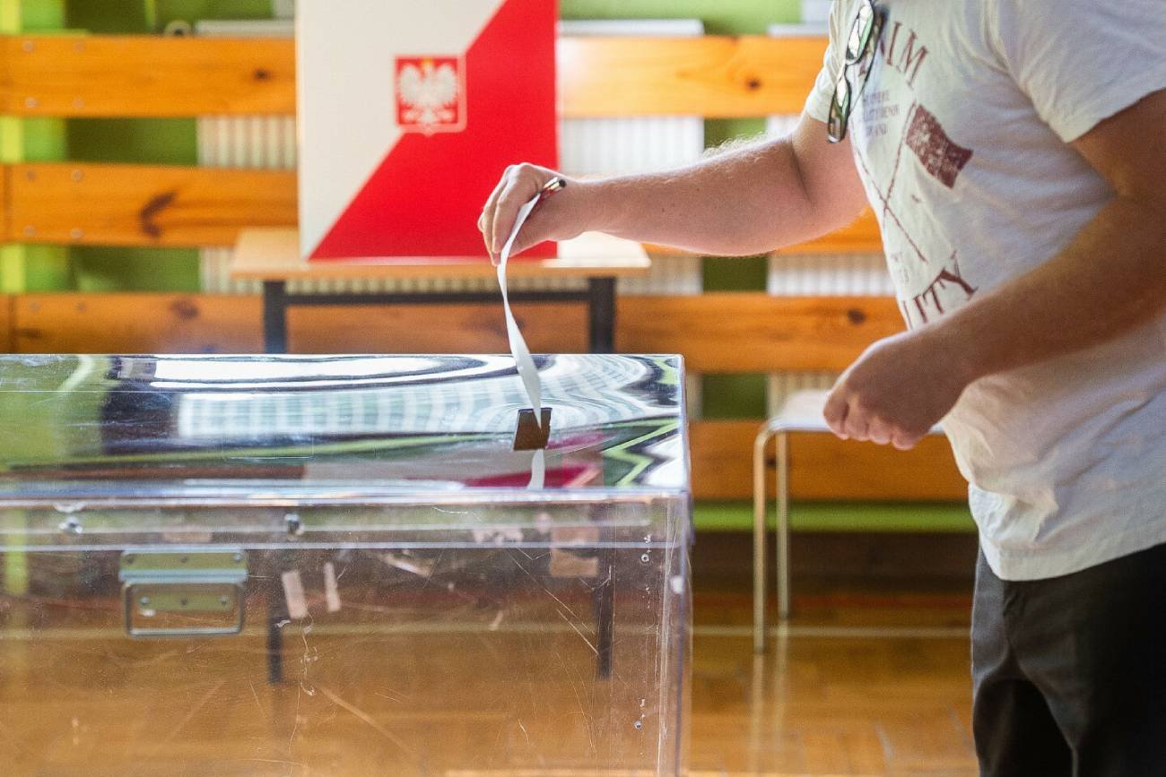 Sondaż pokazał, czym kierują się Polacy przy głosowaniu