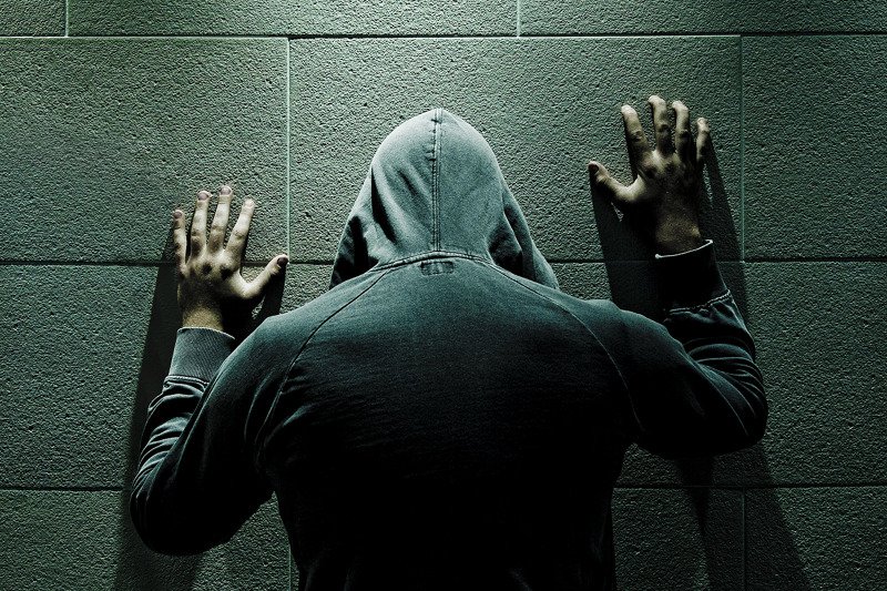 Komisarz z Niemiec brutalnie morduje Polaka na... jego własną prośbę