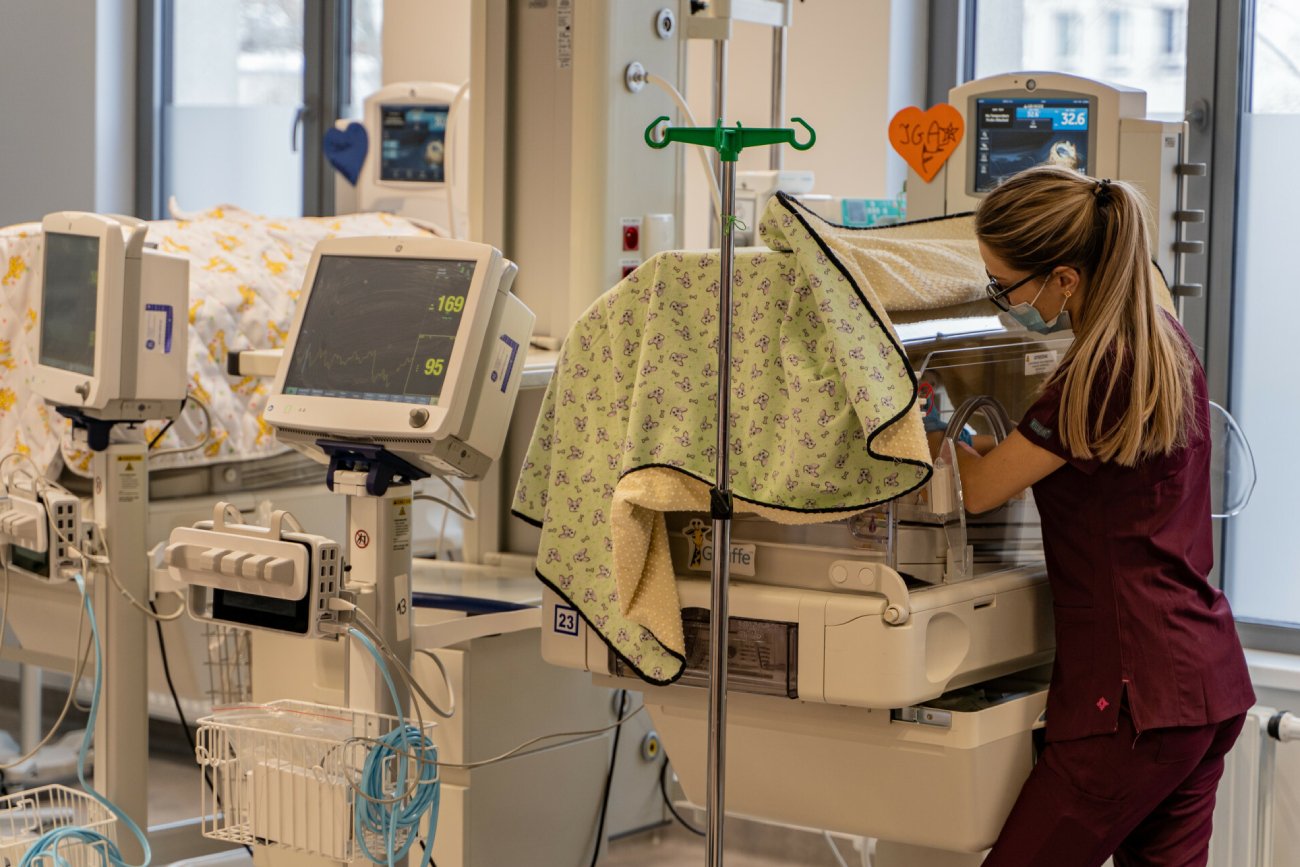 Nie żyje jeden z pięcioraczków z Krakowa. Dziecko zmarło po trzech dniach