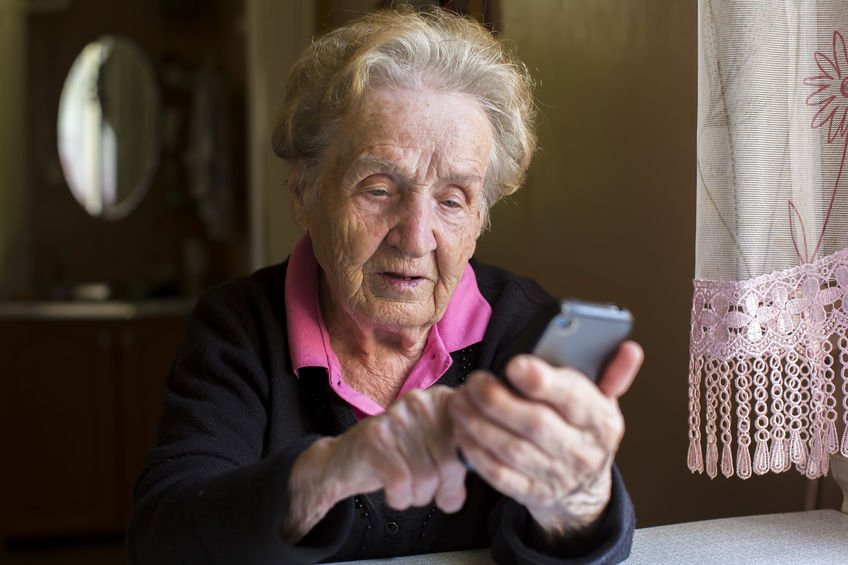 Do 1 lutego 2017 r. należy zarejestrować kartę na telefon, w przeciwnym razie zostanie ona wyłączona