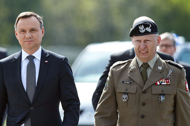 Generał Mirosław Różański do grudnia 2016 roku był dowódcą generalnym rodzajów sił zbrojnych.