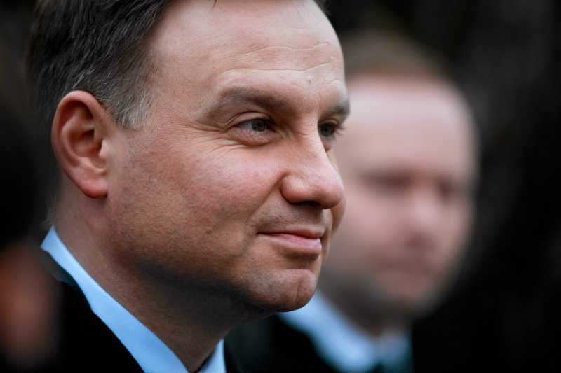Andrzej Duda nadal uzyskuje słabe wyniki w sondażach przed wyborami prezydenckimi.