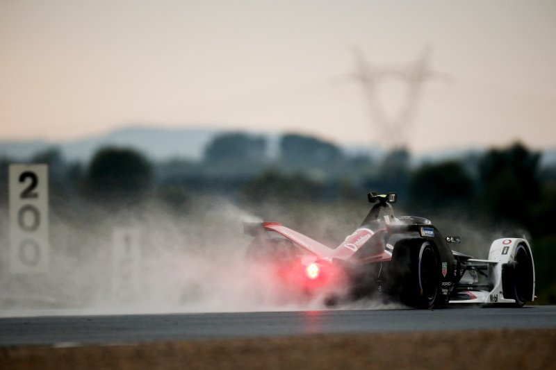 Kuriozalny wyścig odbył się w sobotę w Walencji, Formuła E musi jeszcze się wiele nauczyć