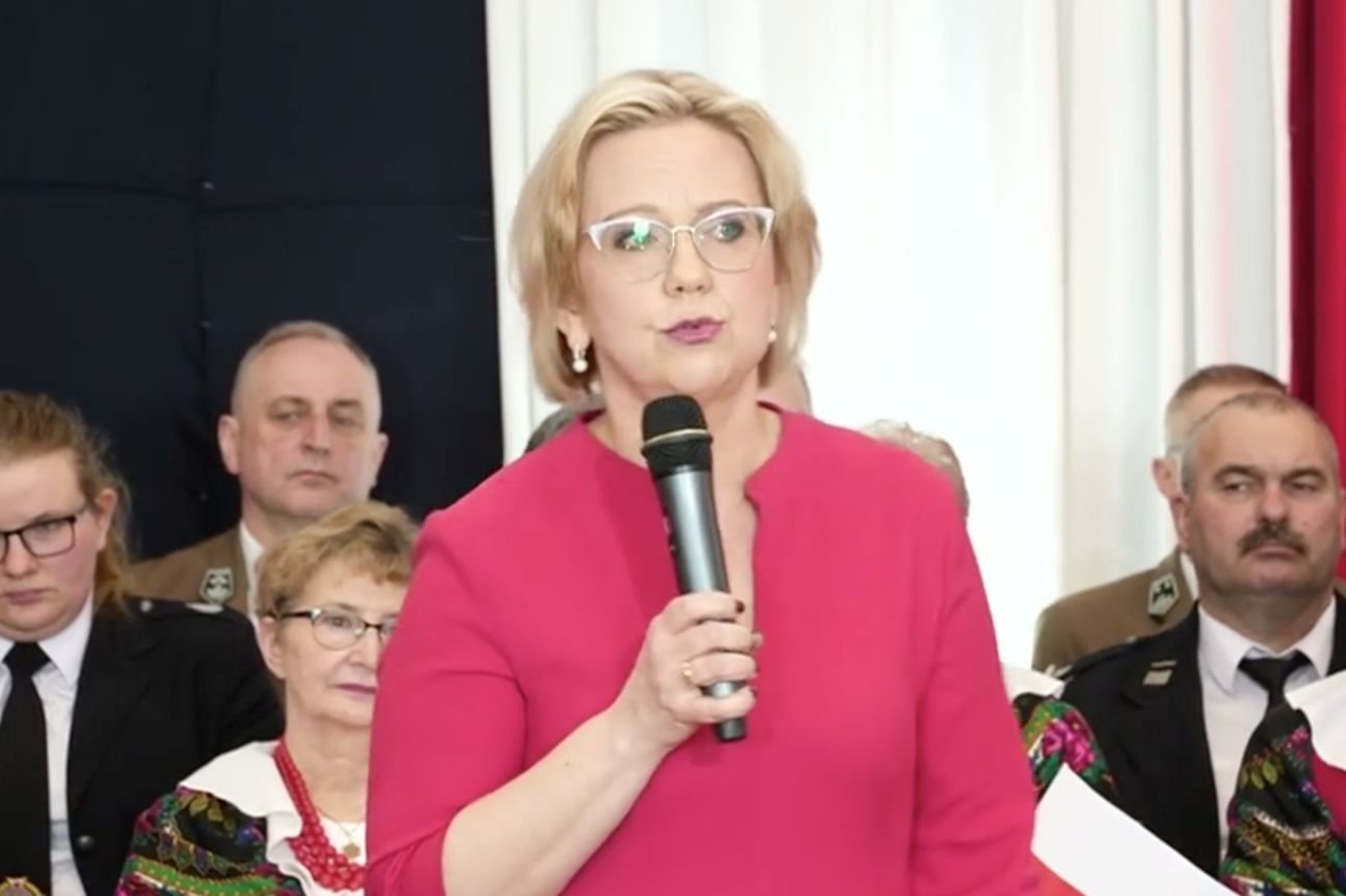 Anna Moskwa wspomniała o "odbieraniu paszportów".