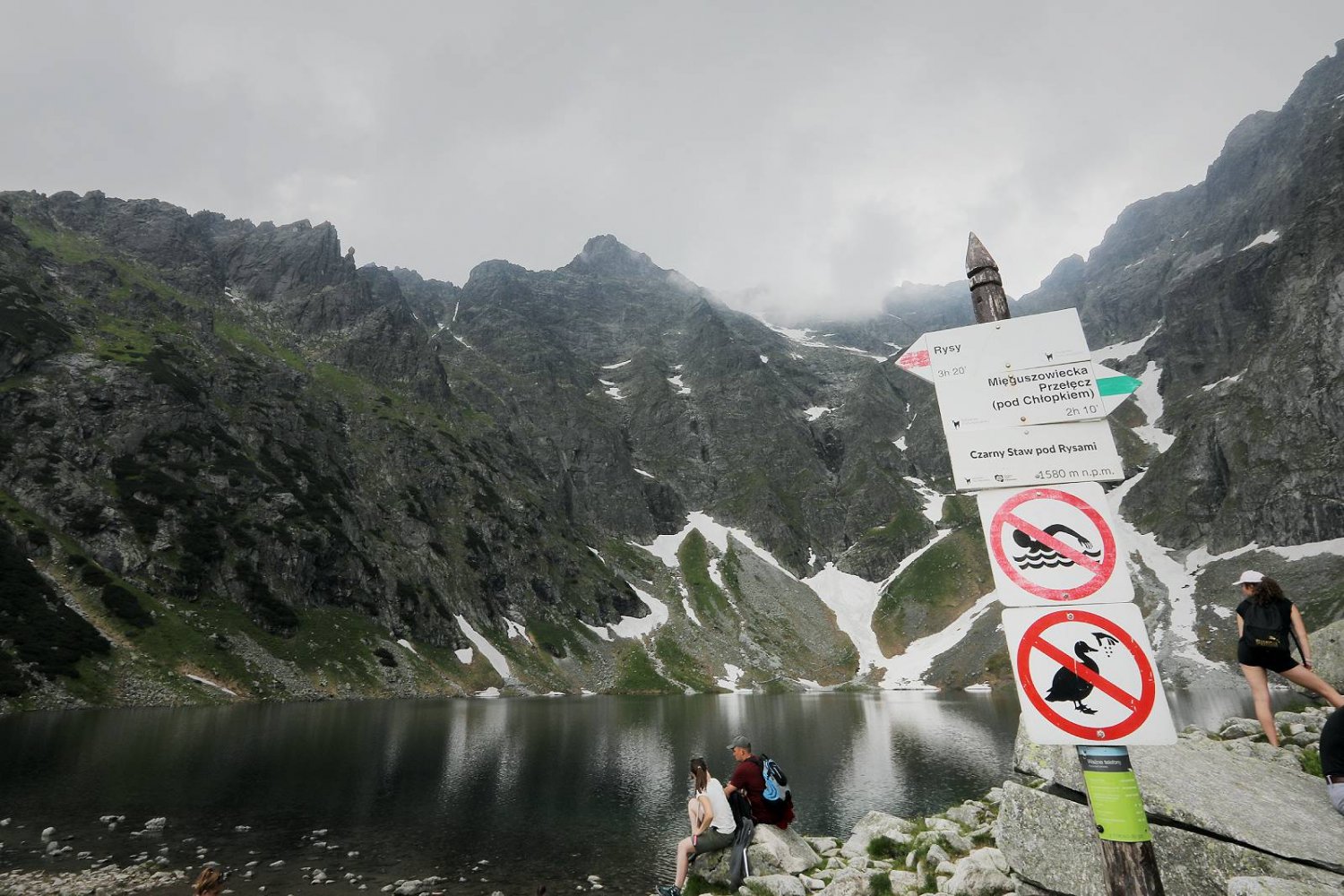 Jaka pogoda w Tatrach? W naTemat.pl wskazujemy cztery źródła, z których najlepiej czerpać wiedzę o aktualnych warunkach atmosferycznych na tatrzańskich szlakach i szczytach. Pogoda w Tatrach latem 2021 roku.