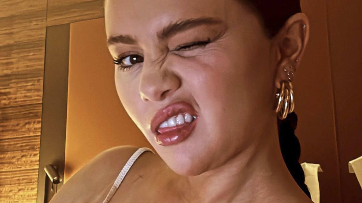 Selena Gomez publikuje odważne kadry.