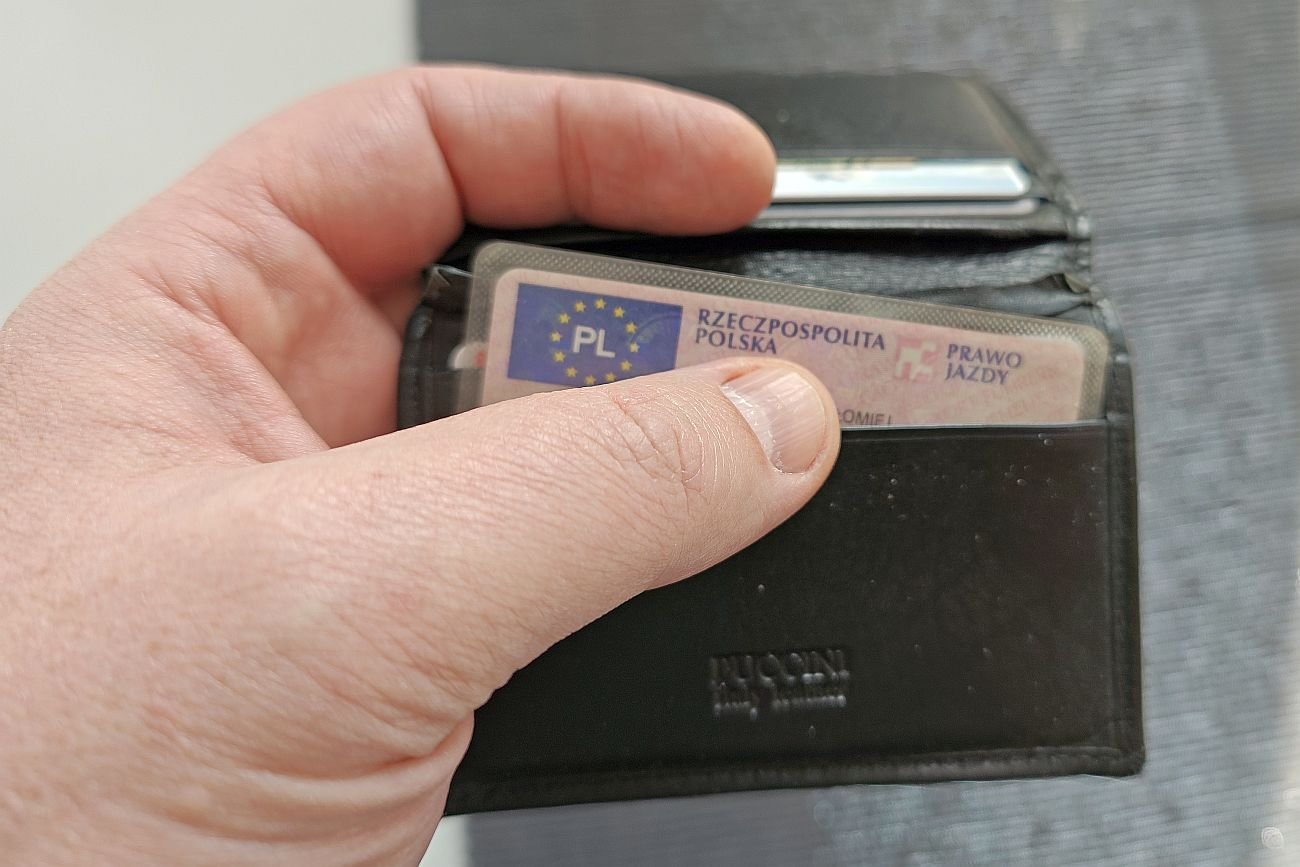 Ile zapłacimy za wymianę prawa jazdy? Trwa spór o cenę