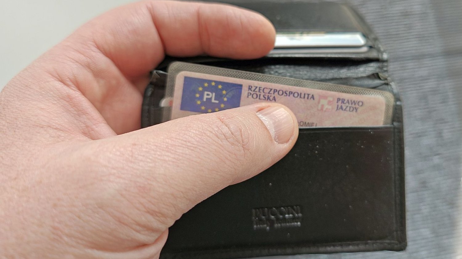 Ile zapłacimy za wymianę prawa jazdy? Trwa spór o cenę