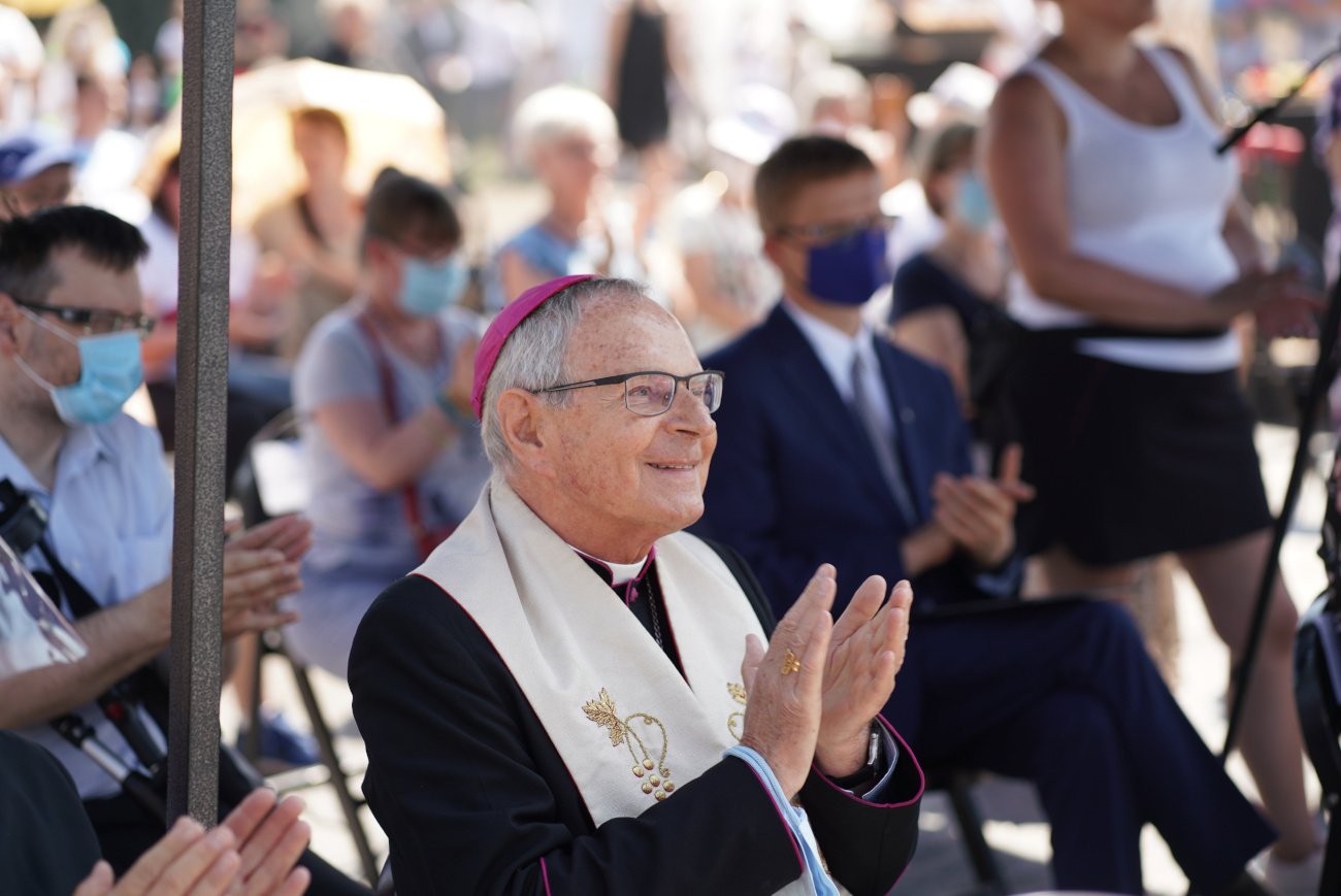 Biskup Antoni Długosz