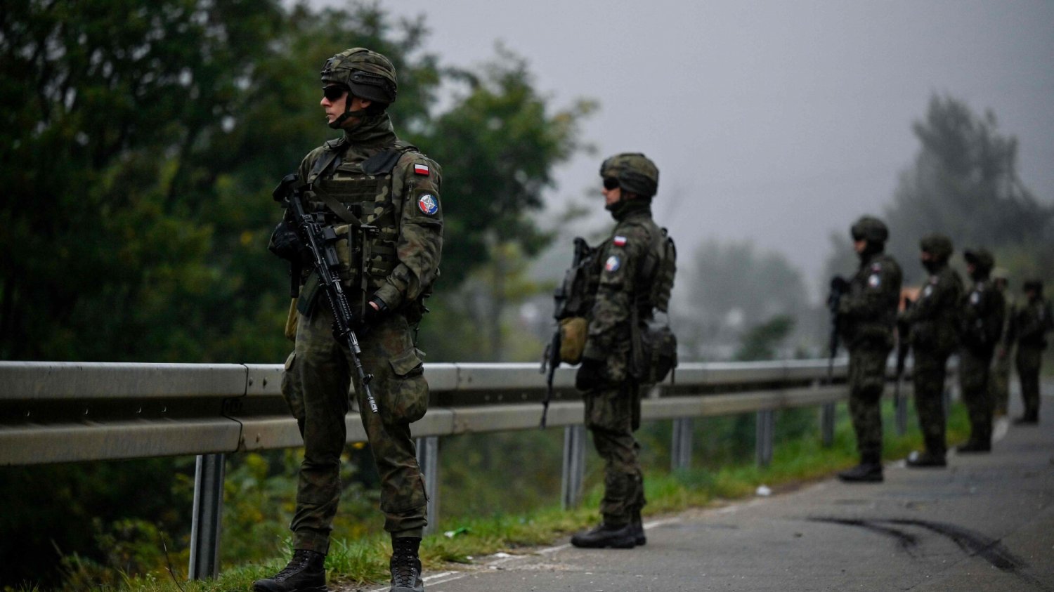 Napięta sytuacja pomiędzy Serbią a Kosowem. Na zdjęciu żołnierze NATO w pobliżu granicy.