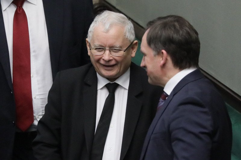 Solidarna Polska ma nowy plan na utemperowanie mediów.