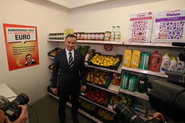 Straszył wysokimi cenami w Bronko-Markecie, a sam chce zafundować nam podwyżki. 2-procentowy podatek obrotowy handel odbije sobie na klientach, twierdzą eksperci