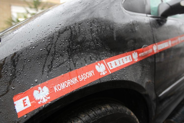 Komornik zajął 418 respiratorów na terenie lotniska Chopina.