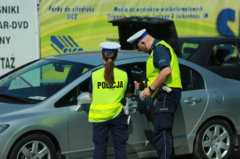 Patrol policji nie zawsze budzi pozytywne skojarzenia.