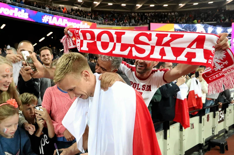 Piotr Lisek dał polskim kibicom mnóstwo radości już na początku Lekkoatletycznych Mistrzostw Świata. Czy ostatniego dnia tej imprezy Polacy znowu zameldują się na podiach?