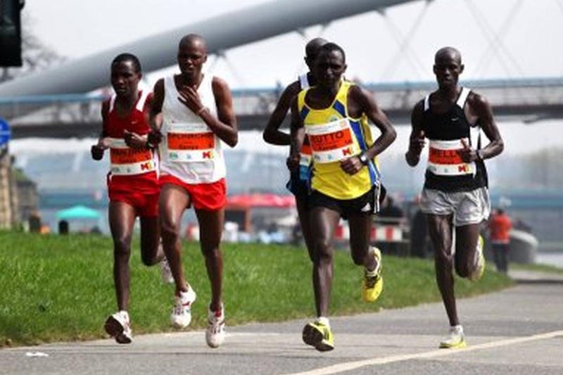 Biznes na "Kenijczyka". Za 4 tys. zł przyjeżdżają do Polski i niepodzielnie dominują. "Początkujący zarabiają 10-15 tys."