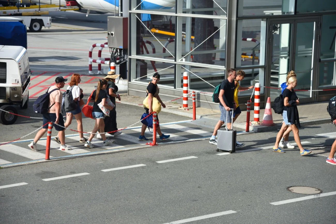 Ta linia lotnicza zaostrza zasady. Przez taki ubiór możesz pożegnać się z wakacjami. Spirit Airlines zaostrza zasady. Taki ubiór i zachowania są zakazane na pokładzie samolotu.