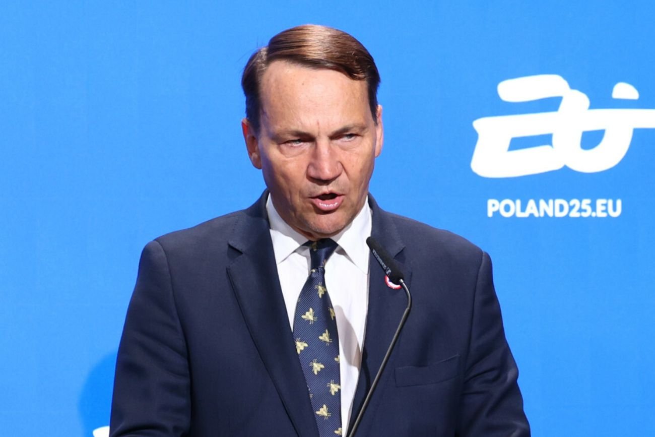Pilny komunikat Sikorskiego. Zdecydowana reakcja na wydarzenia przy Marywilskiej