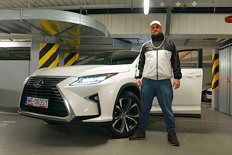 Pasjonat szybkiej motoryzacji oraz ostrych nawijek