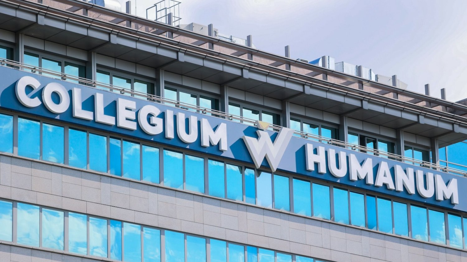 Collegium Humanum Oni studiowali na Collegium Humanum. Wśród absolwentów wiele znanych nazwisk