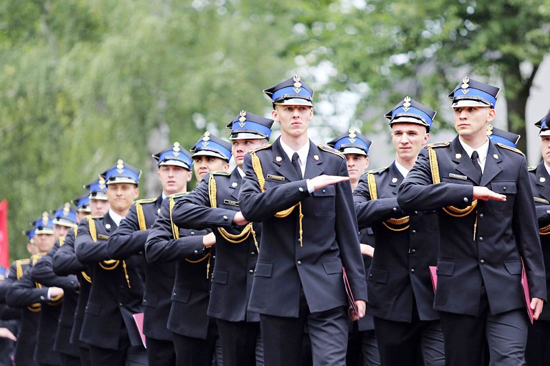 PiS znowu weszło w buty komunistów z PRL. Pierwszy raz od 1989 roku użyto strażaków do działań politycznych przeciwko protestującym Polakom.