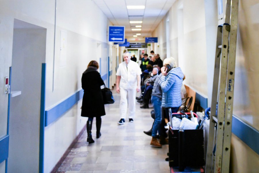 Pacjentka z Poznania, które jest 17. oficjalnie potwierdzonym przypadkiem koronawirusa, jest w poważnym stanie.