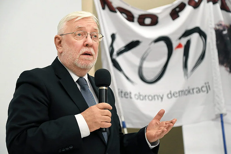 Jerzy Stępień nie ma zamiaru zrezygnować z walki o demokrację.