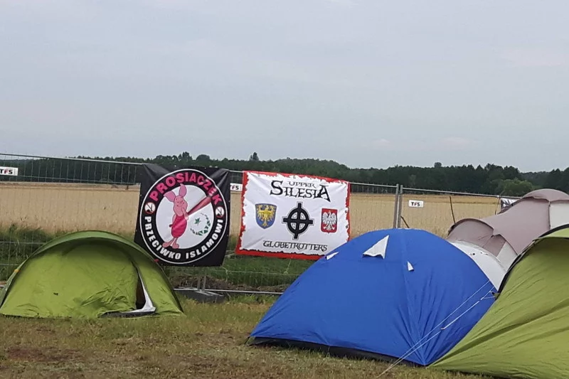Nacjonaliści walczą z islamem za pomocą postaci z "Kubusia Puchatka" Disneya.