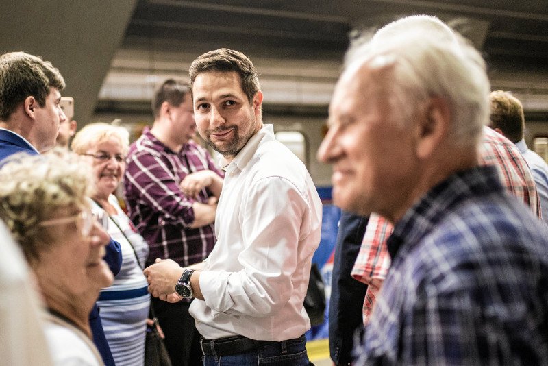 W najnowszym sondażu przewaga Trzaskowskiego nad Jakim stopniała bardzo znacznie.