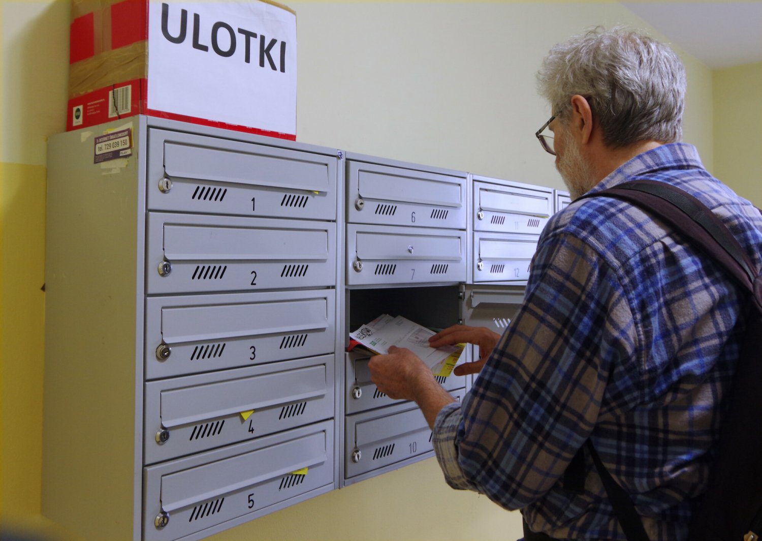 Co zrobić, by listy polecone listonosz wrzucał od razu, bez awizo? Jest na to sposób Co oznacza literka "R" na skrzynce? To specjalna usługa Poczty Polskiej