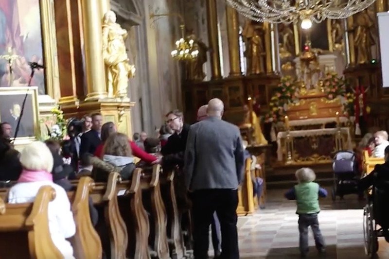 W kościele św. Anny doszło do przepychanek między wiernymi, gdy ksiądz czytał list o aborcji.