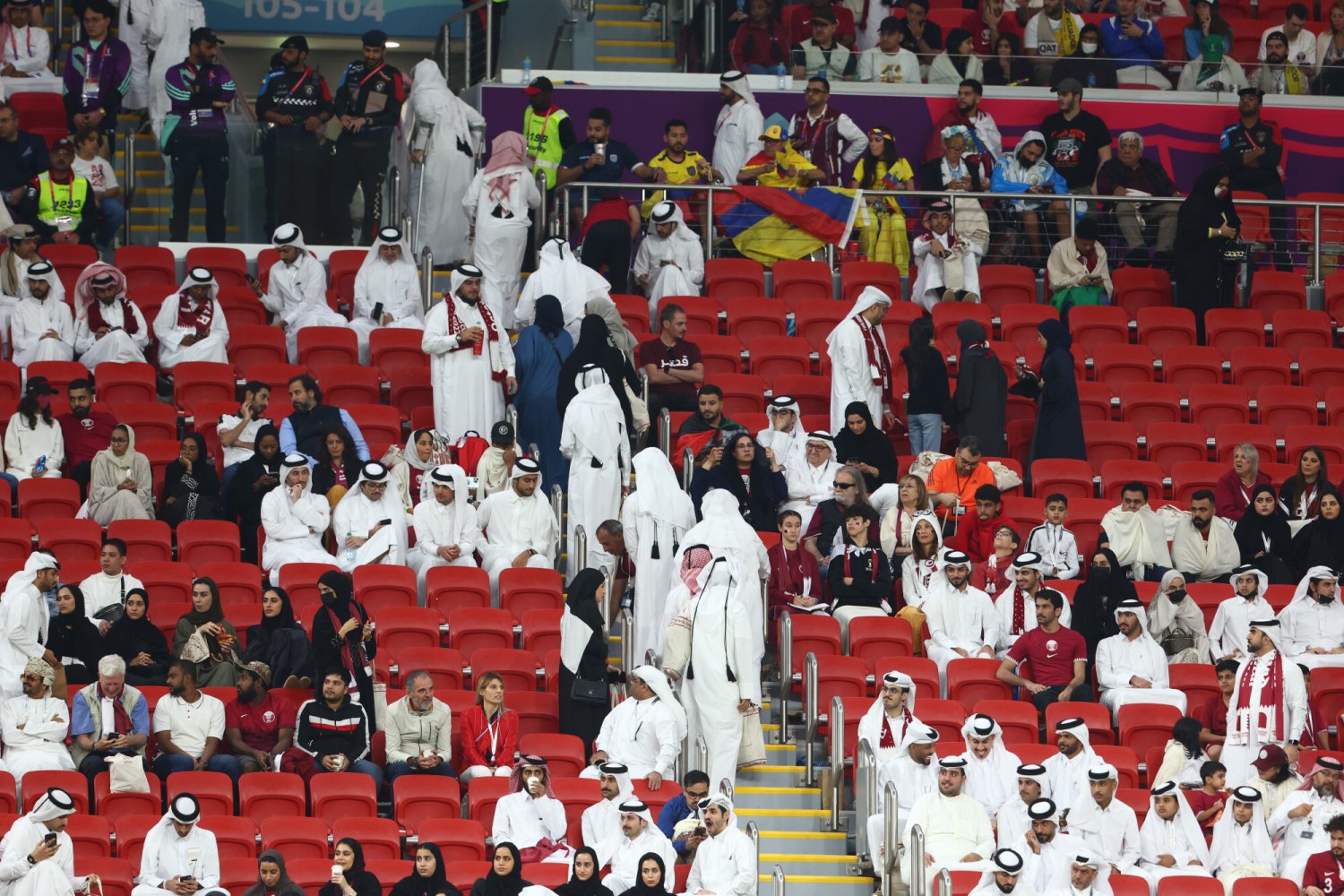 Zadziwiające zachowanie katarskich kibiców. Po prostu poszli sobie do domów w trakcie meczu