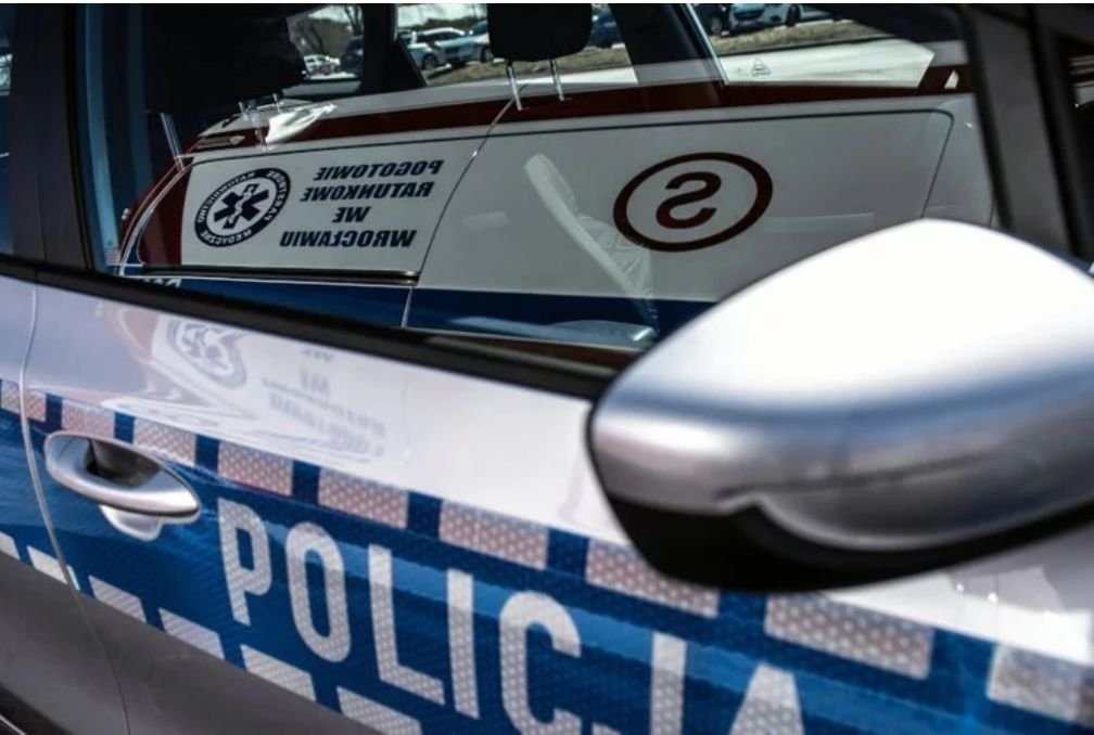 Policjanci i ratownicy medyczni reanimowali pijanego 40-letniego mężczyznę, który leżał nieprzytomny na chodniku w Lublinie