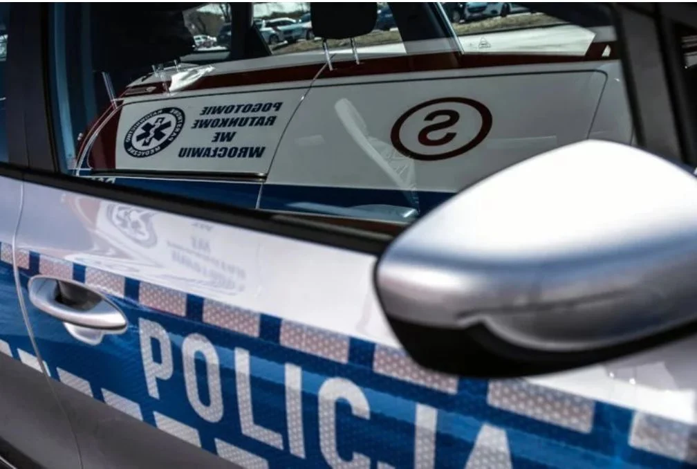 Policjanci i ratownicy medyczni reanimowali pijanego 40-letniego mężczyznę, który leżał nieprzytomny na chodniku w Lublinie