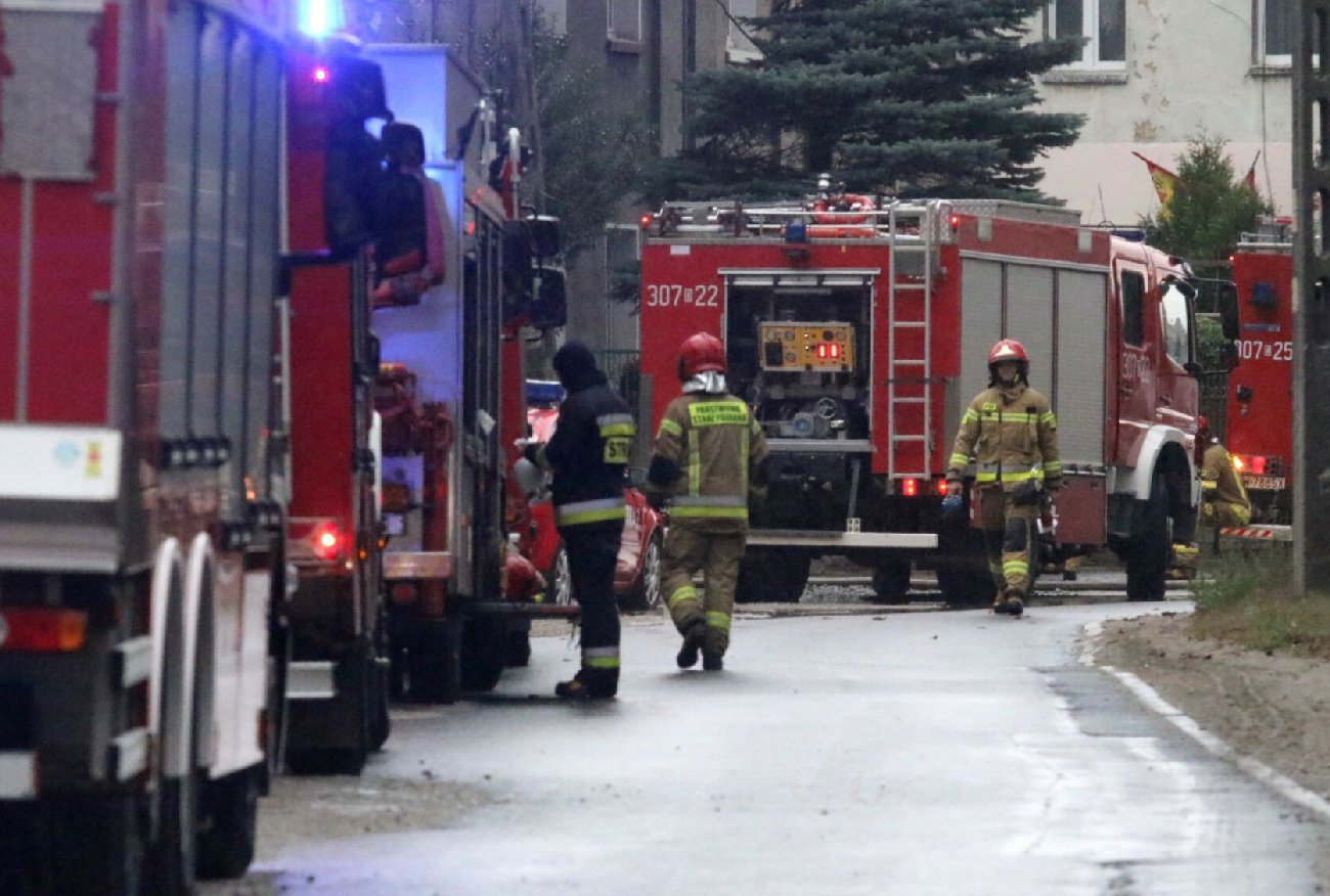 Kłęby dymu nad KWP we Wrocławiu. Ewakuowano prawie 200 osób.