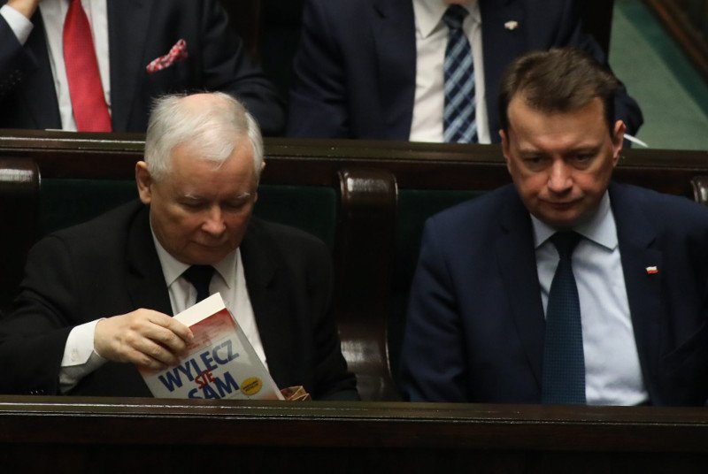 Długa lektura na nudne poranki w Sejmie? A dzisiaj przecież nudno nie było...