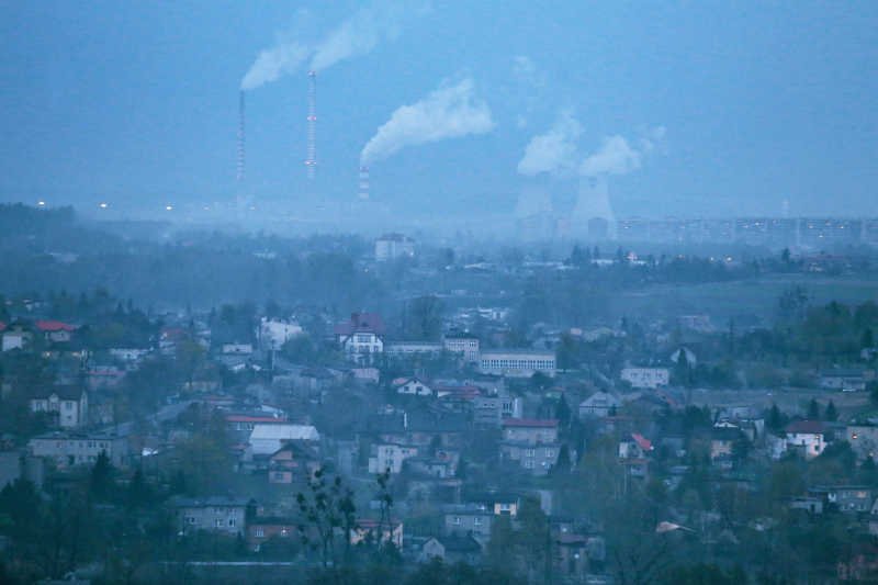 Zanieczyszczenia powietrza zabijają rocznie 45 tys. Polaków.