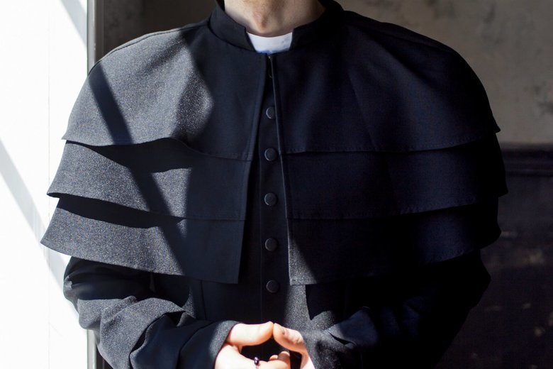 Mężczyzna, który udawał księdza wynajął dla siebie i nieletniej pokój w sanktuarium w Łagiewnikach.