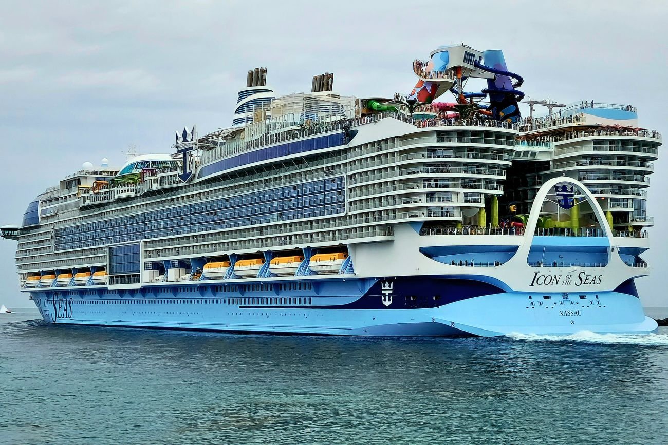 Dramat na największym wycieczkowcu świata. Nożownik wyskoczył za burtę